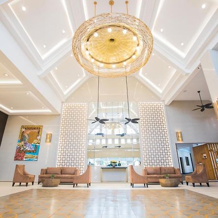 โรงแรมลา มาจา ริก้า Tarlac City ภายนอก รูปภาพ