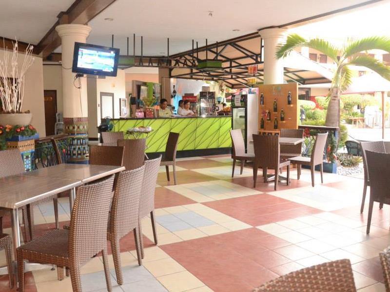 โรงแรมลา มาจา ริก้า Tarlac City ภายนอก รูปภาพ