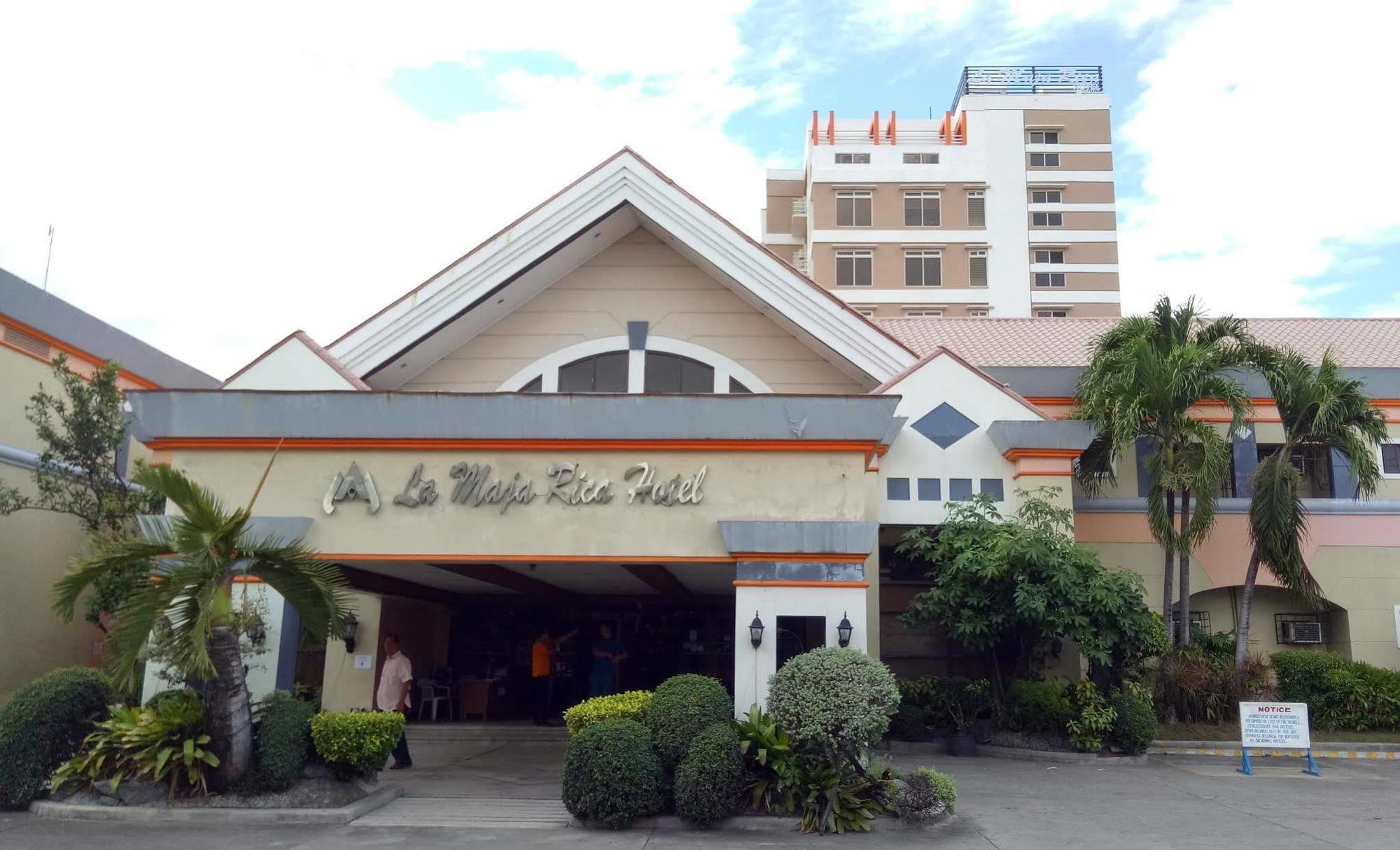 โรงแรมลา มาจา ริก้า Tarlac City ภายนอก รูปภาพ